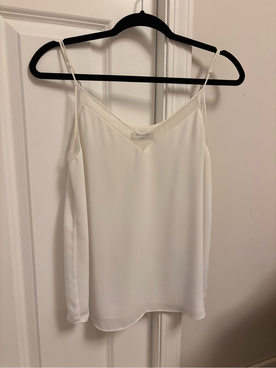 Babaton Tops - Aritzia - Babaton white adjustable Spaghetti Strap V-Neck Camisole